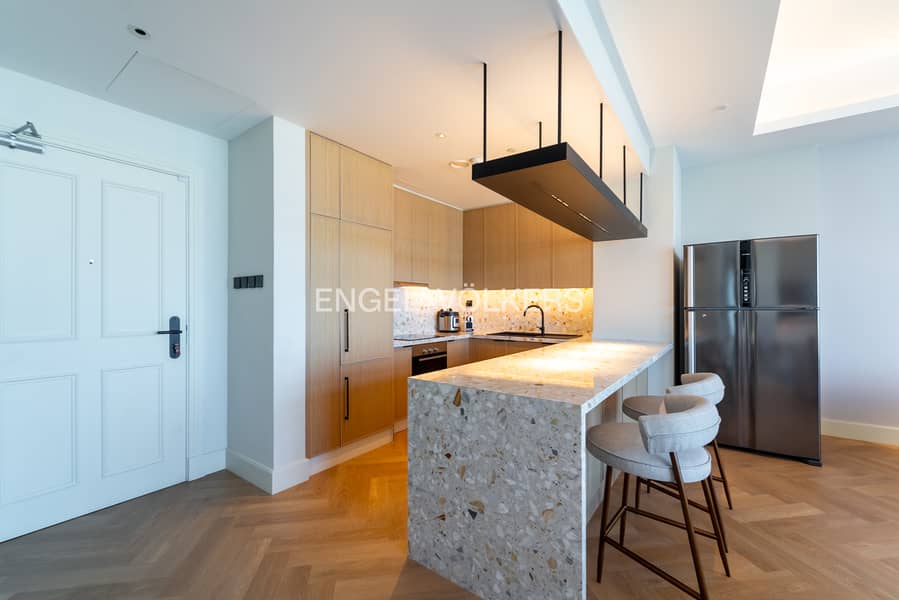 Experience Hotel living | Prime Corner | Central Location