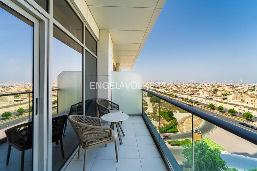 Experience Hotel living | Prime Corner | Central Location - Image 8