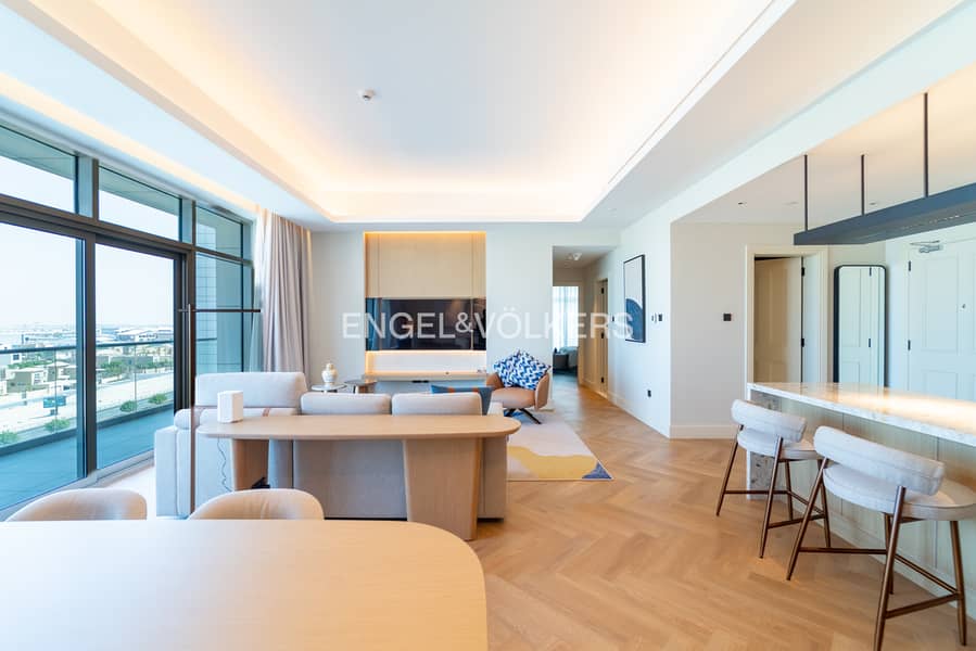 Experience Hotel living | Prime Corner | Central Location - Image 10