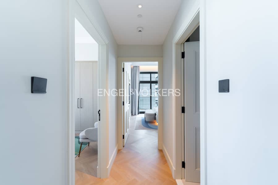 Experience Hotel living | Prime Corner | Central Location - Image 11