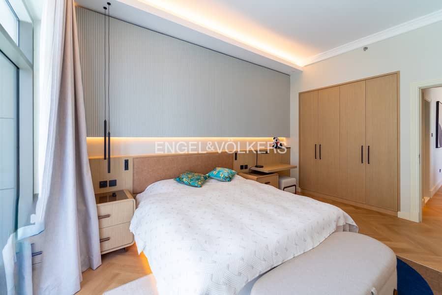 Experience Hotel living | Prime Corner | Central Location - Image 12