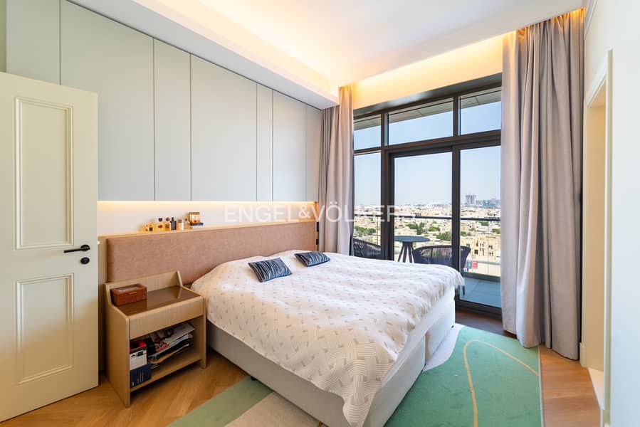 Experience Hotel living | Prime Corner | Central Location - Image 13