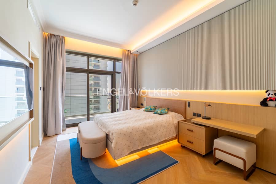 Experience Hotel living | Prime Corner | Central Location - Image 16