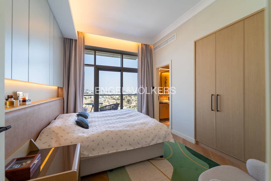 Experience Hotel living | Prime Corner | Central Location - Image 17