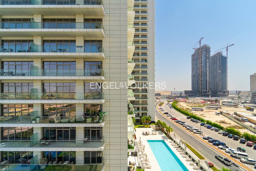 Experience Hotel living | Prime Corner | Central Location - Image 25