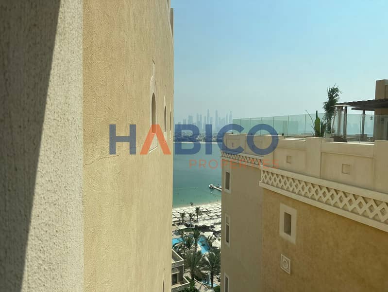 Prime Palm Jumeirah Living | Furnished | Spacious Layout - Image 17
