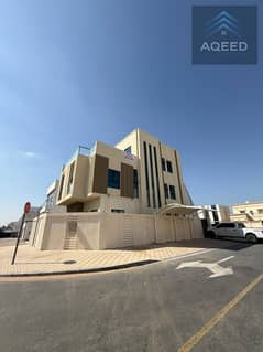 فيلا للبيع، فاخرة مكونة من 7 غرف نوم، تقع على زاوية مميزة