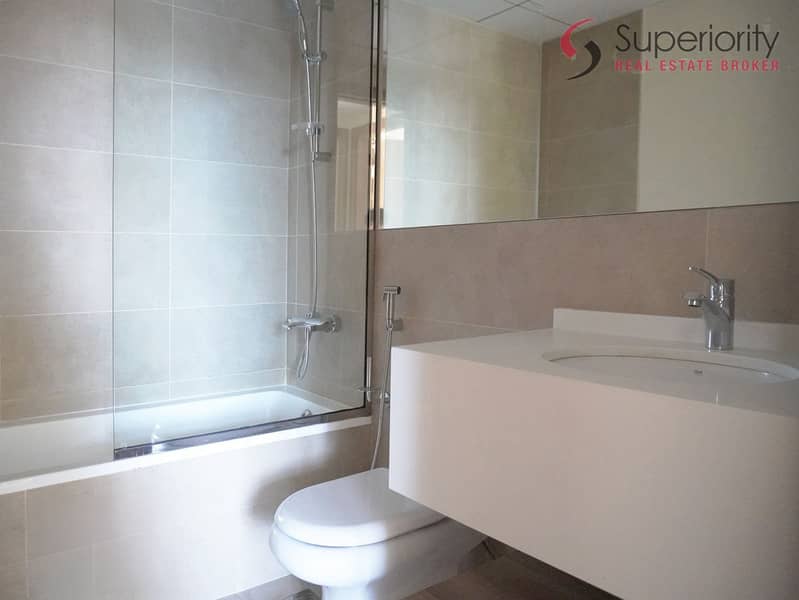 Prime Location | Spacious Layout | Canal View - Image 7