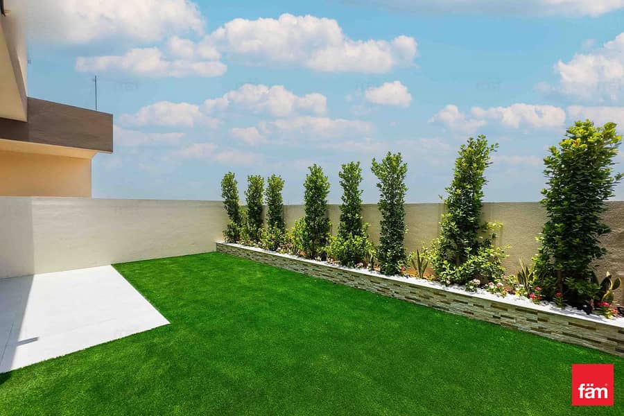 Single Row | With Landscaping | Near Kent College - Image 6