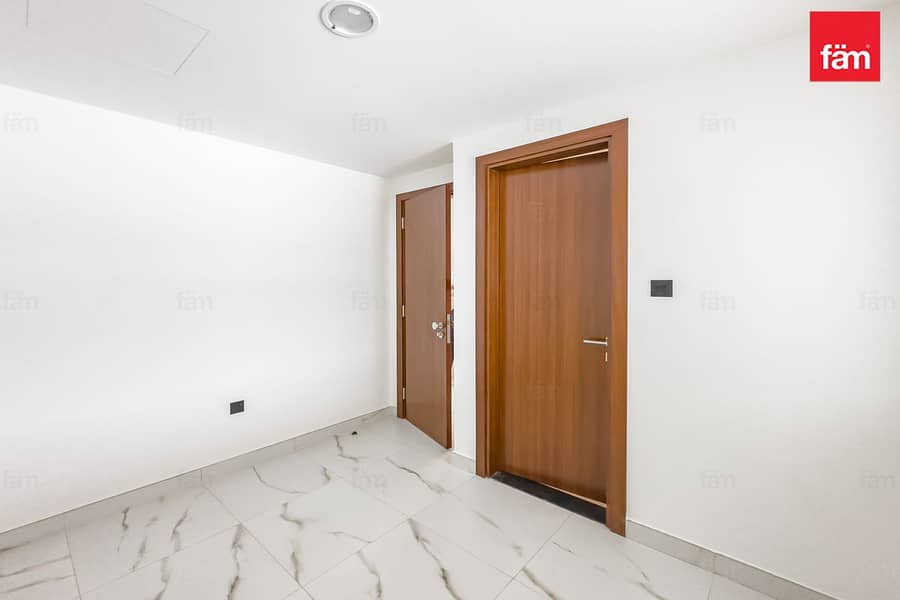 Single Row | With Landscaping | Near Kent College - Image 10