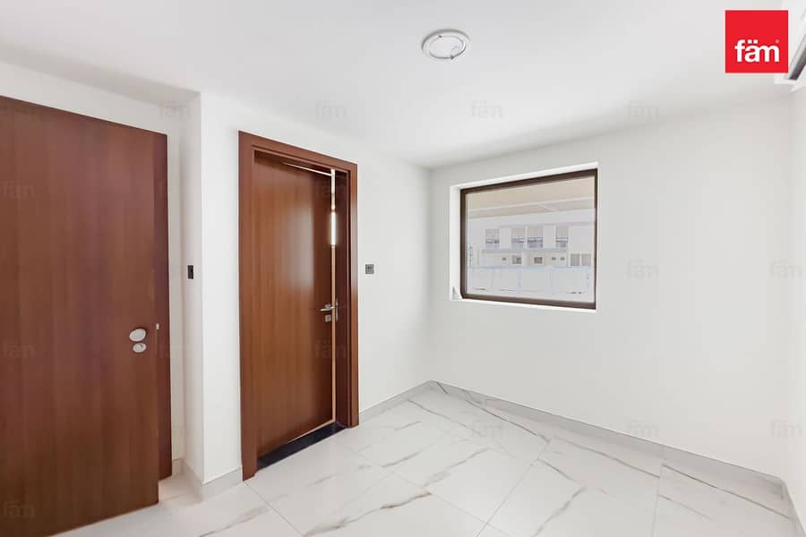 Single Row | With Landscaping | Near Kent College - Image 15