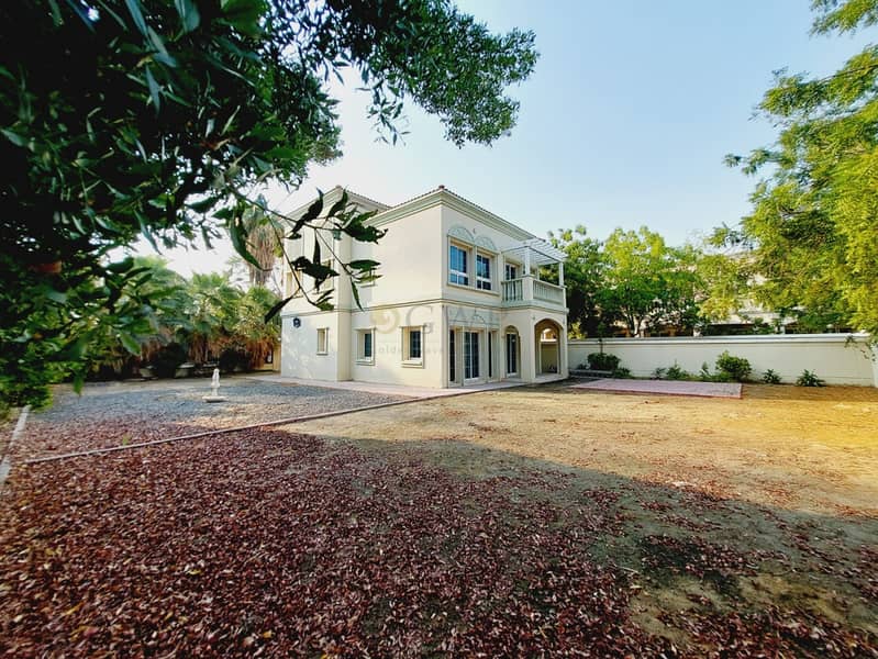 Amazing Deal | Sunny and Bright | Huge Backyard