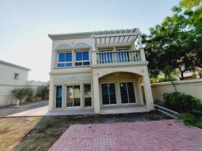 Amazing Deal | Sunny and Bright | Huge Backyard - Image 10