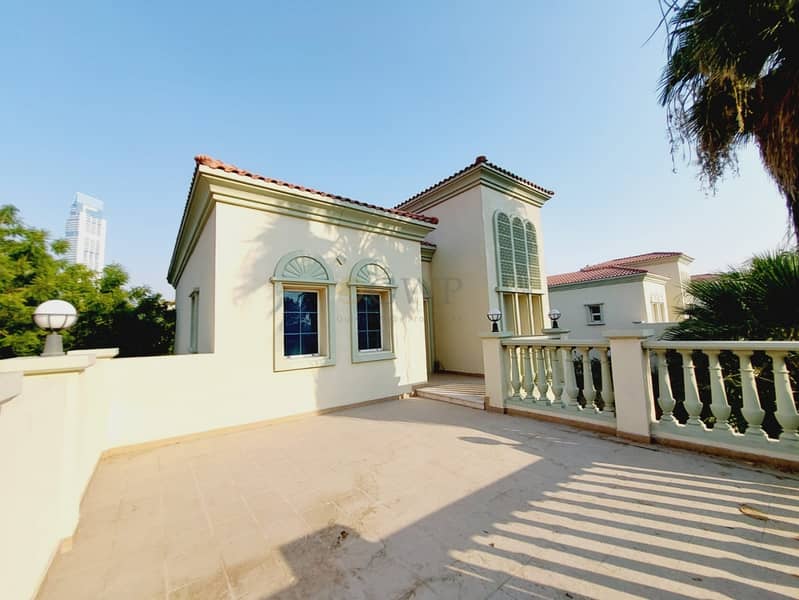 Amazing Deal | Sunny and Bright | Huge Backyard - Image 18