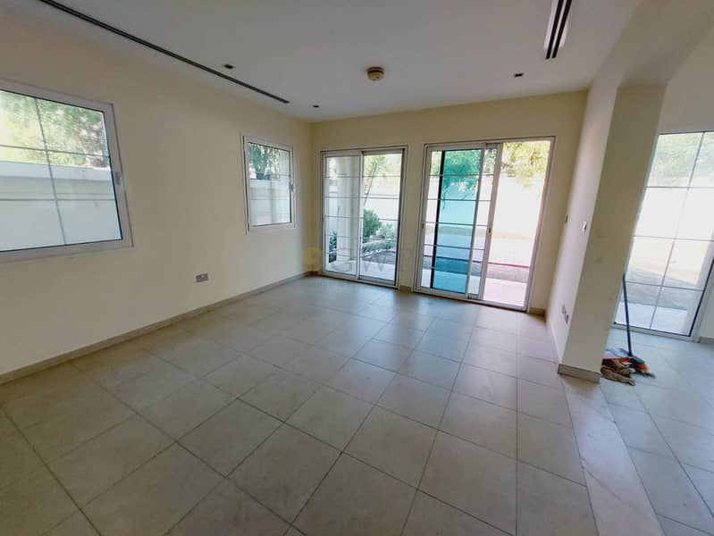 Amazing Deal | Sunny and Bright | Huge Backyard - Image 21