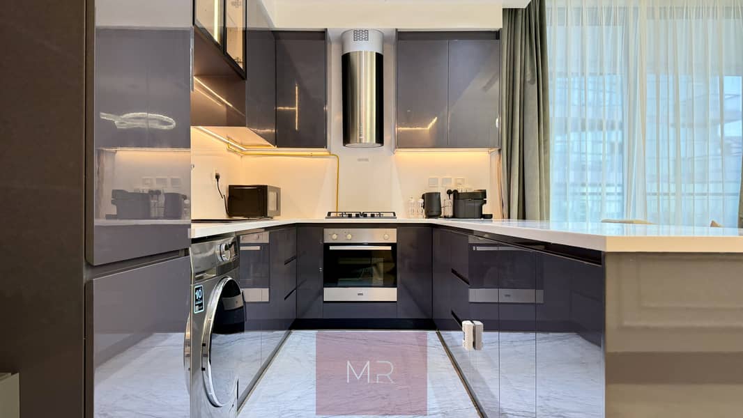 DUPLEX | Brand New Luxurious | Private Jacuzzi & Burj Khalifa View - Image 6