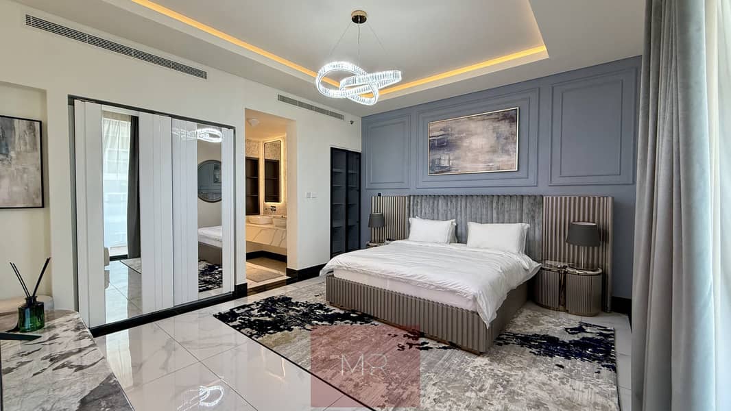 DUPLEX | Brand New Luxurious | Private Jacuzzi & Burj Khalifa View - Image 12