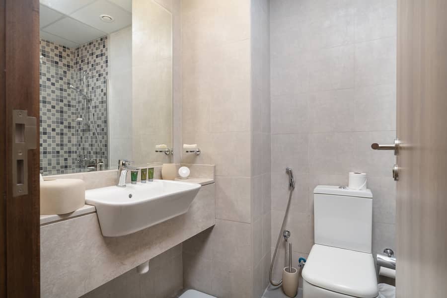 Stylish Studio In Star of Azizi - Image 11