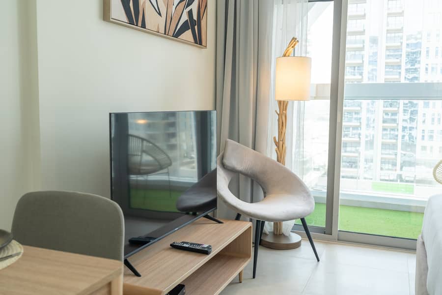 Stylish Studio In Star of Azizi - Image 35