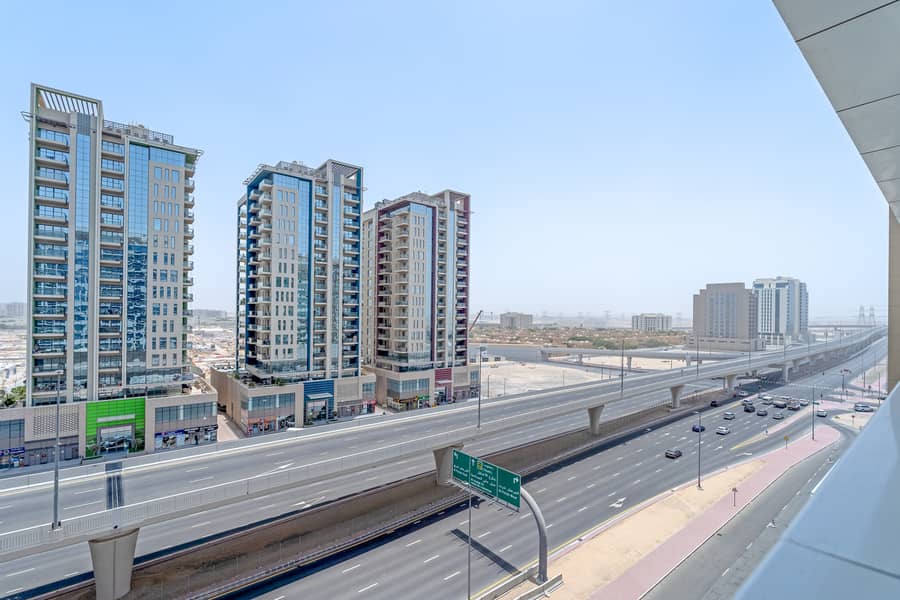 Stylish Studio In Star of Azizi - Image 50