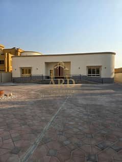 منزل عائلي واسع مكوّن من 3 غرف نوم وغرفتي معيشة في مدينة محمد بن زايد