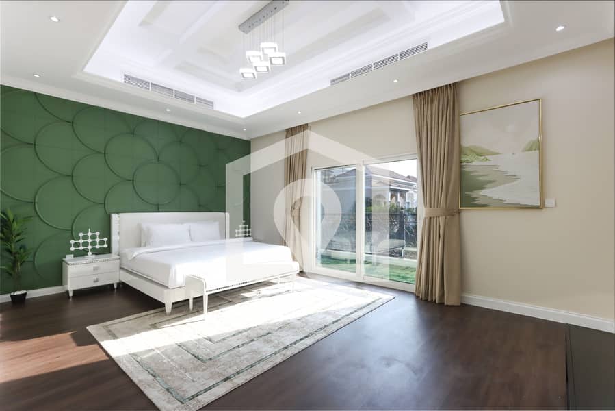 Luxurious 5 Bedroom Villa with Private Pool