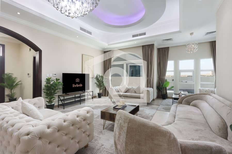 Luxurious 5 Bedroom Villa with Private Pool - Image 8