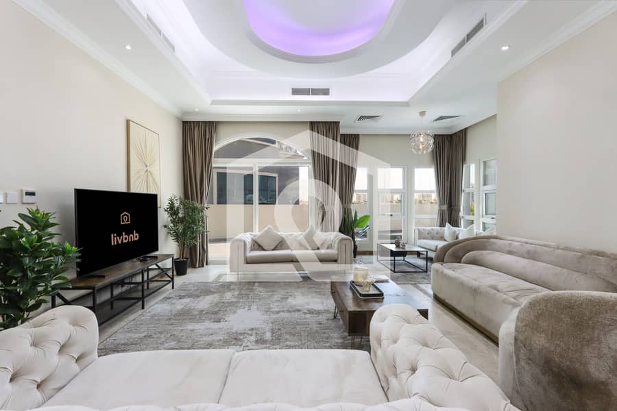 Luxurious 5 Bedroom Villa with Private Pool - Image 10