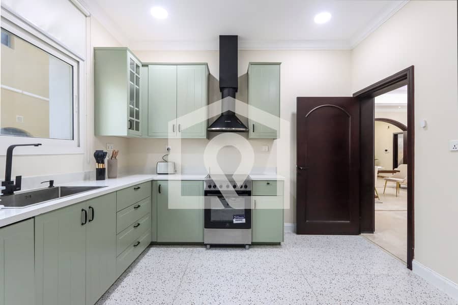 Luxurious 5 Bedroom Villa with Private Pool - Image 23