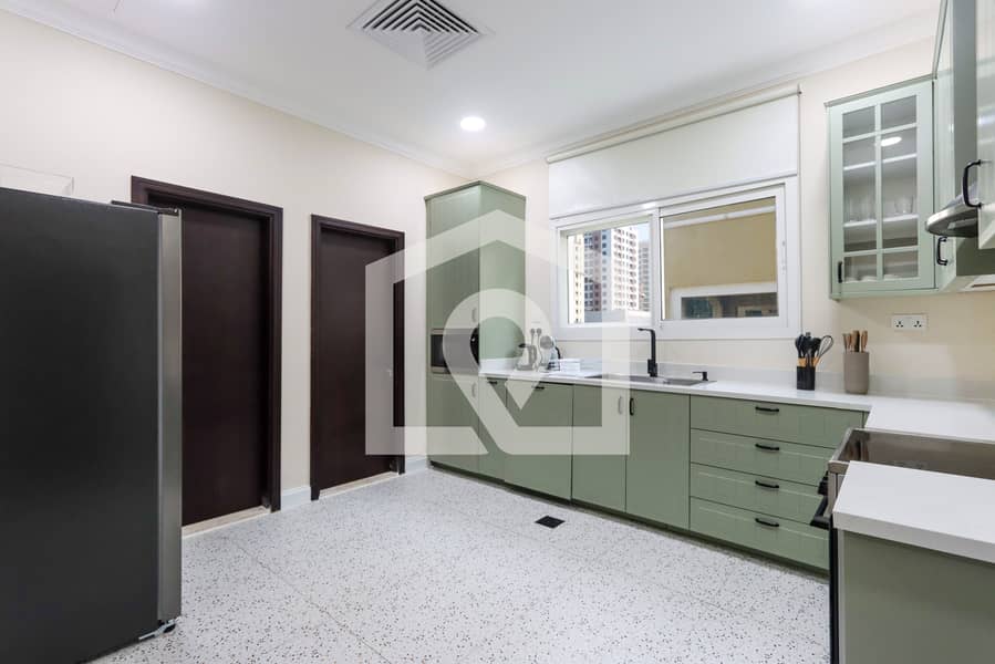 Luxurious 5 Bedroom Villa with Private Pool - Image 24