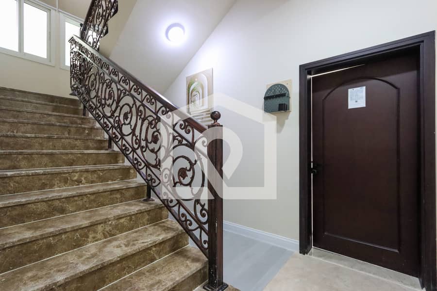 Luxurious 5 Bedroom Villa with Private Pool - Image 35