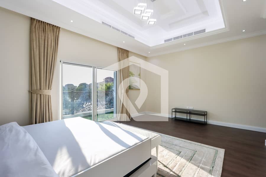 Luxurious 5 Bedroom Villa with Private Pool - Image 37