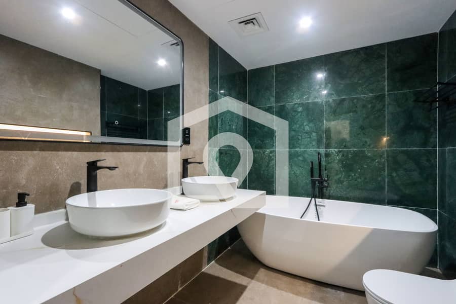 Luxurious 5 Bedroom Villa with Private Pool - Image 42