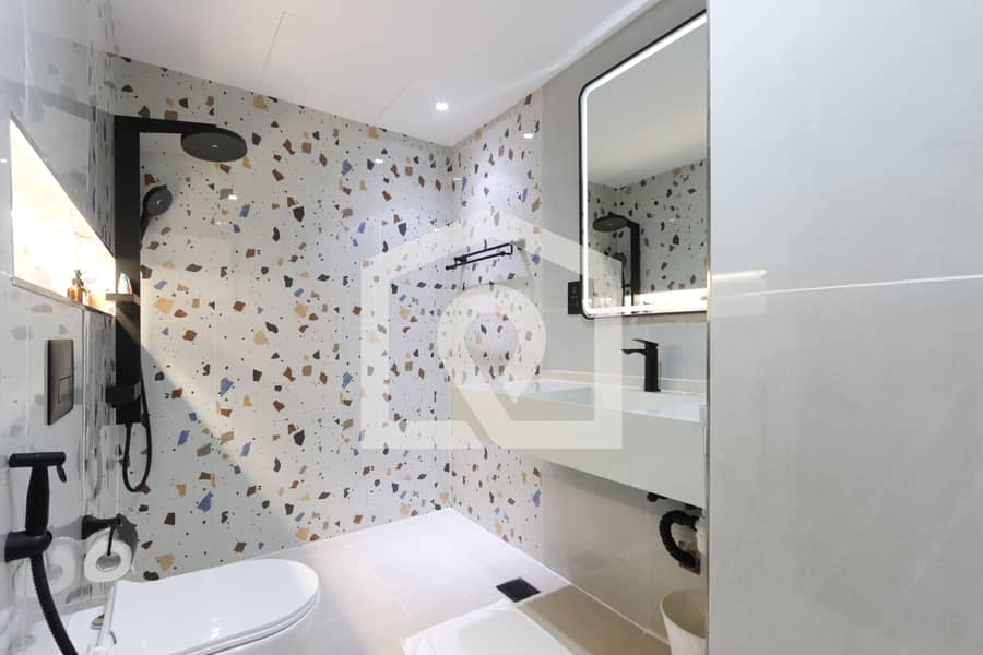 Luxurious 5 Bedroom Villa with Private Pool - Image 67