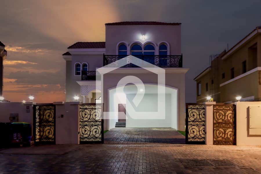 Luxurious 5 Bedroom Villa with Private Pool - Image 73