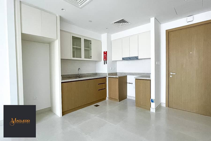 6 Apartment-Creekside-18-Tower-B-80163-1686143660717-Photoroom. png