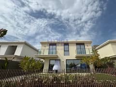 فیلا في جزيرة فالكون،قرية الحمراء 5 غرف 13500000 درهم - 13076148