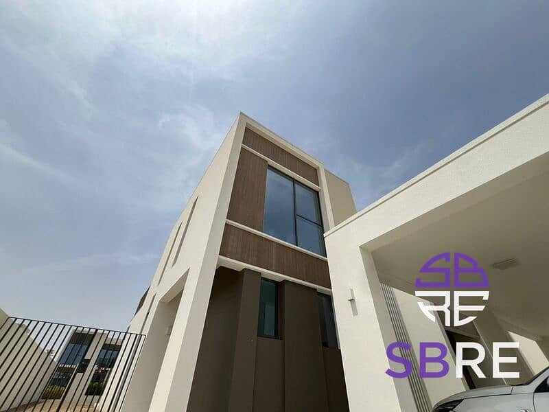 Next to Golden Beach | Secluded Corner Unit | Huge