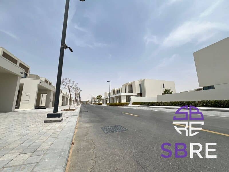 Next to Golden Beach | Secluded Corner Unit | Huge - Image 22