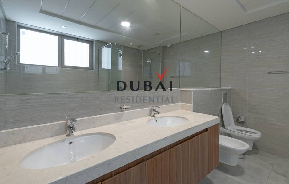 12 B3-washroom2. jpg