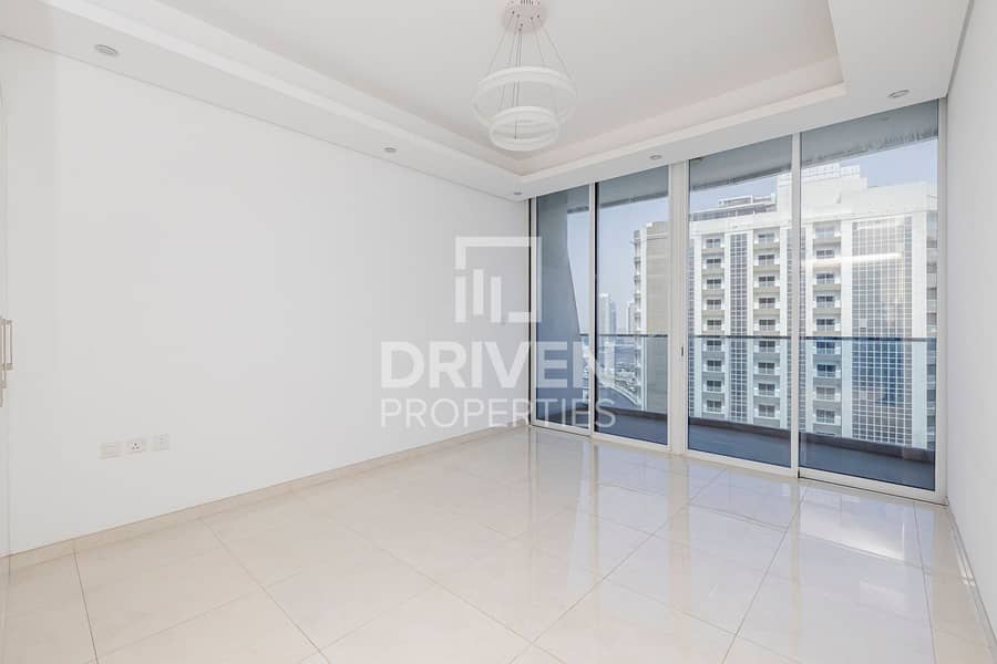 Bright Unit | High Floor | Ready to Move In