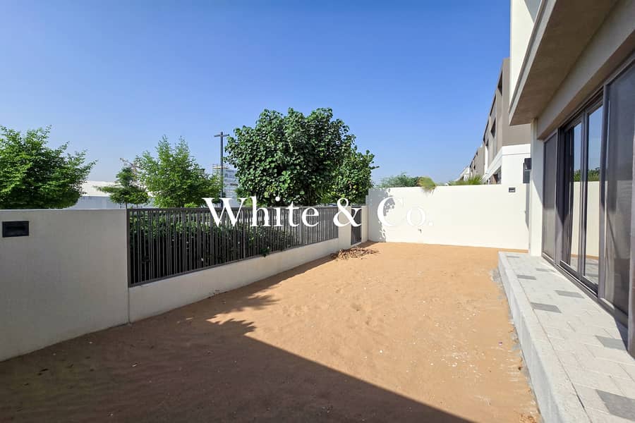 Exquisite Villa | Lagoon Views | 5 Bed