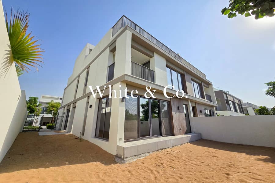 Exquisite Villa | Lagoon Views | 5 Bed