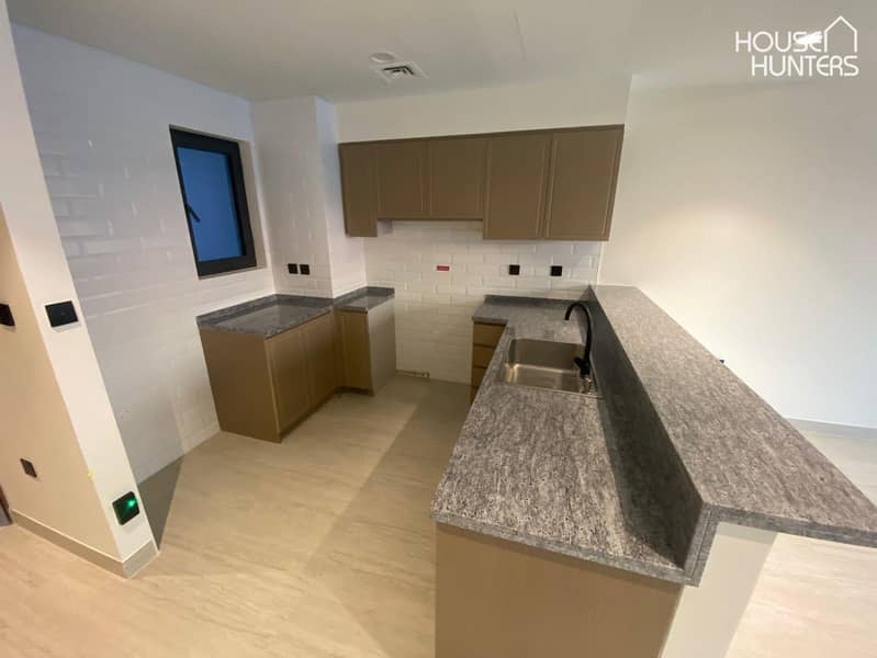 3 Bed Luxury Villa | Park Backing | Ready Now - Image 6