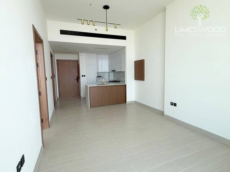 High Floor 1 Bedroom Apartment with Kitchen Appliances