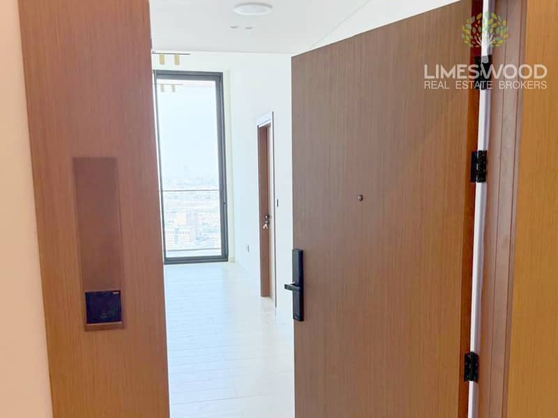 High Floor 1 Bedroom Apartment with Kitchen Appliances - Image 6