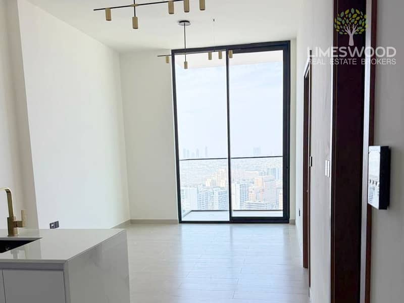 High Floor 1 Bedroom Apartment with Kitchen Appliances - Image 8
