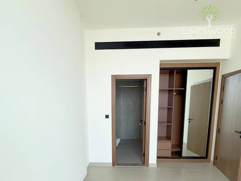 High Floor 1 Bedroom Apartment with Kitchen Appliances - Image 11