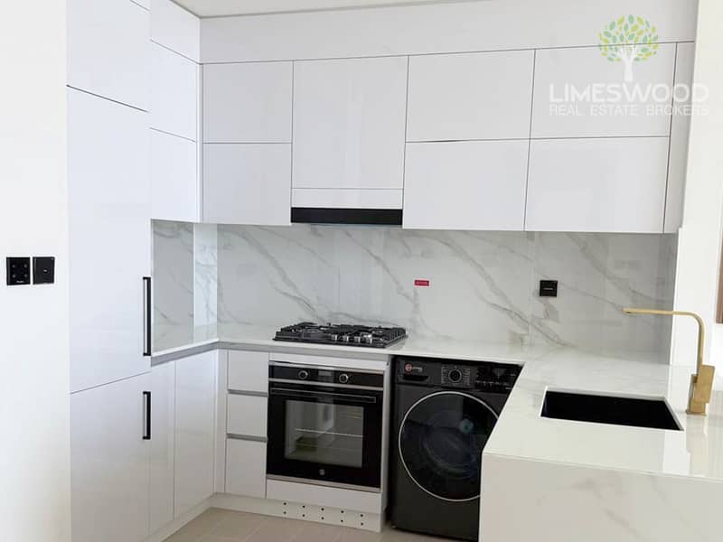 High Floor 1 Bedroom Apartment with Kitchen Appliances - Image 12