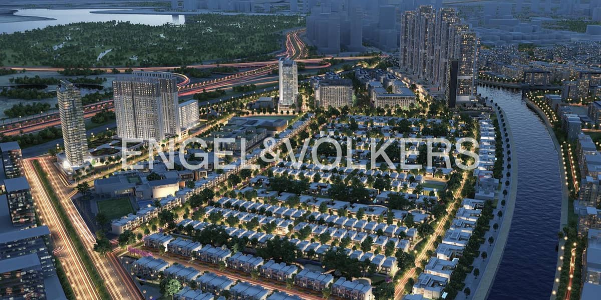 Rare Huge Layout | Landmark and Water Views - Image 11